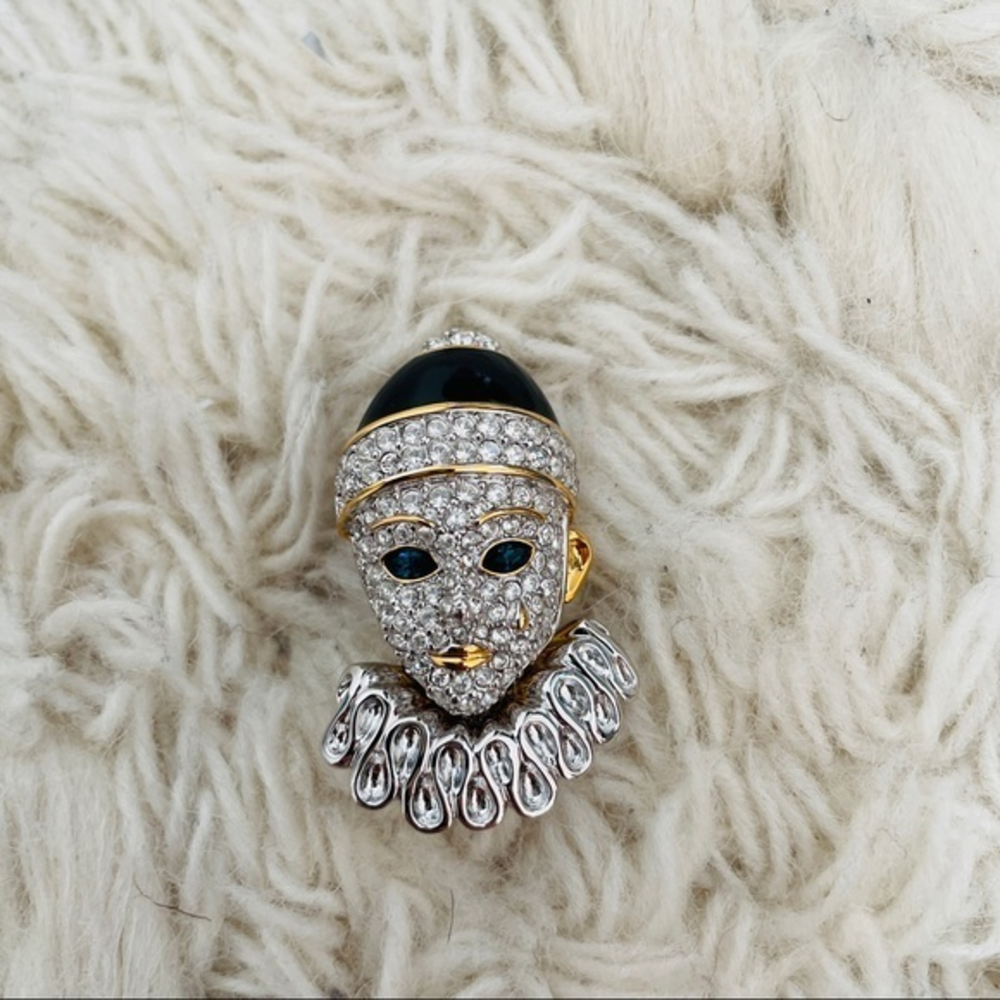 Swarovski Signed Pierrot Clown Pin Brooch Silver Black Crystal Gold Tone 1.5in